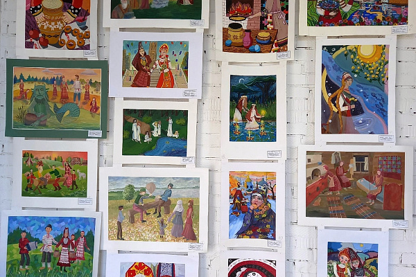 В Музейно-просветительском центре "Лудорвай" (г. Ижевск, ул. Пастухова, 13, 2 этаж) начала работать выставка «Многоцветный ковер Удмуртии».