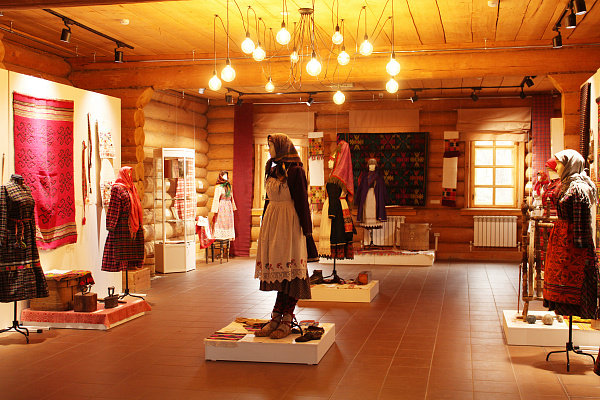 7 октября состоялось открытие выставки "Южные удмурты. Традиционный костюм в интерьере".