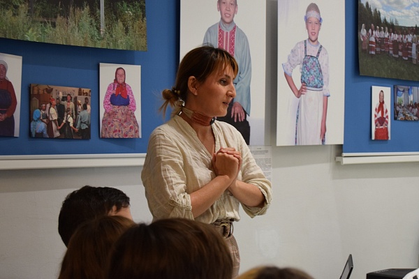 В Музейно-просветительском центре "Лудорвай" прошла читка пьесы Дарали Лели "Алнаш зомби". 