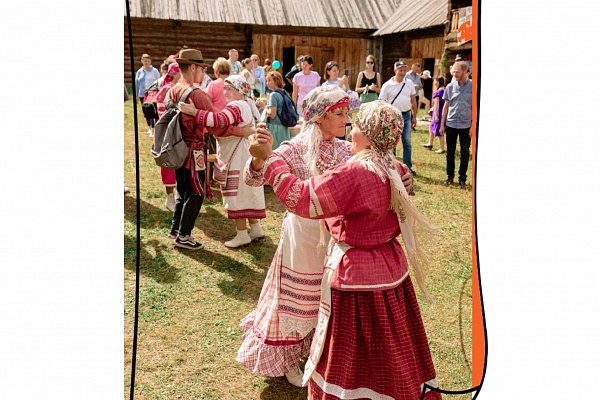 На поляне Фестиваля пройдёт творческое фееричное состязание для всех желающих на знание частушек и народных напевов – Частушечный баттл!