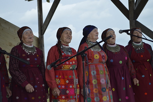 "Бабушки из Бураново" и студия танца "Чебеляй" выступят в музее 12 сентября.